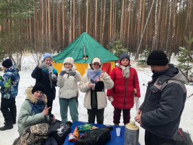 В  лыжном  туристическом  походе приняли участие более 30 человек.